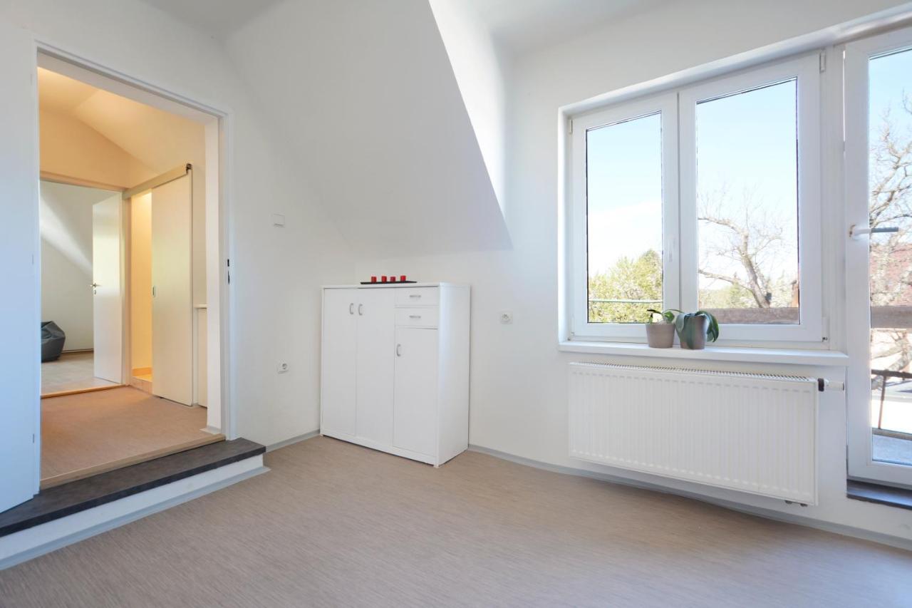 Apartmany Jevany Exterior foto