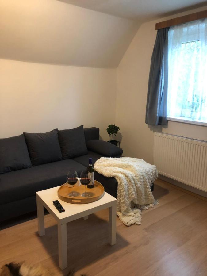 Apartmany Jevany Exterior foto