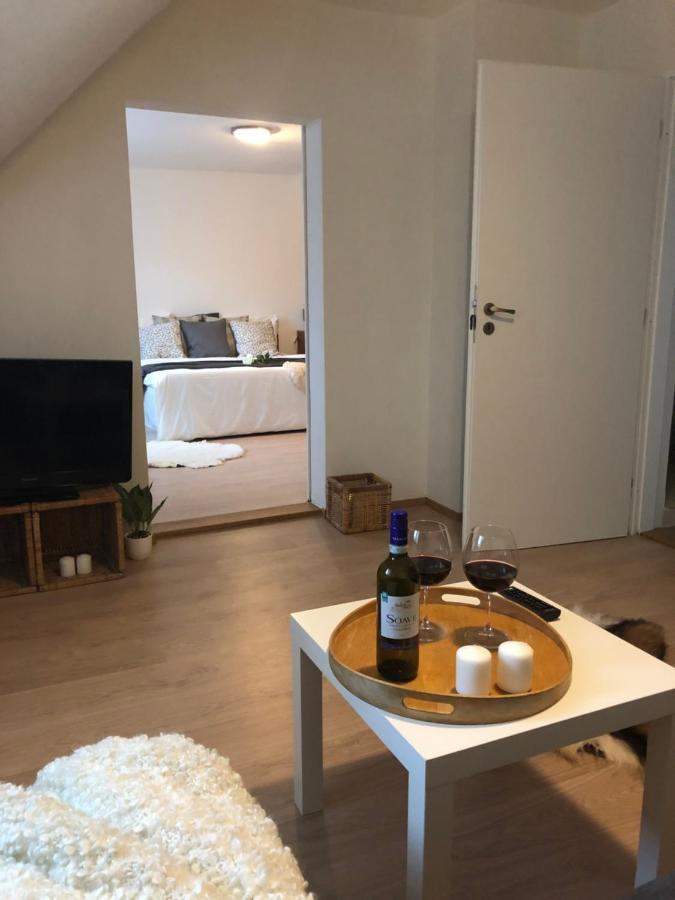 Apartmany Jevany Exterior foto