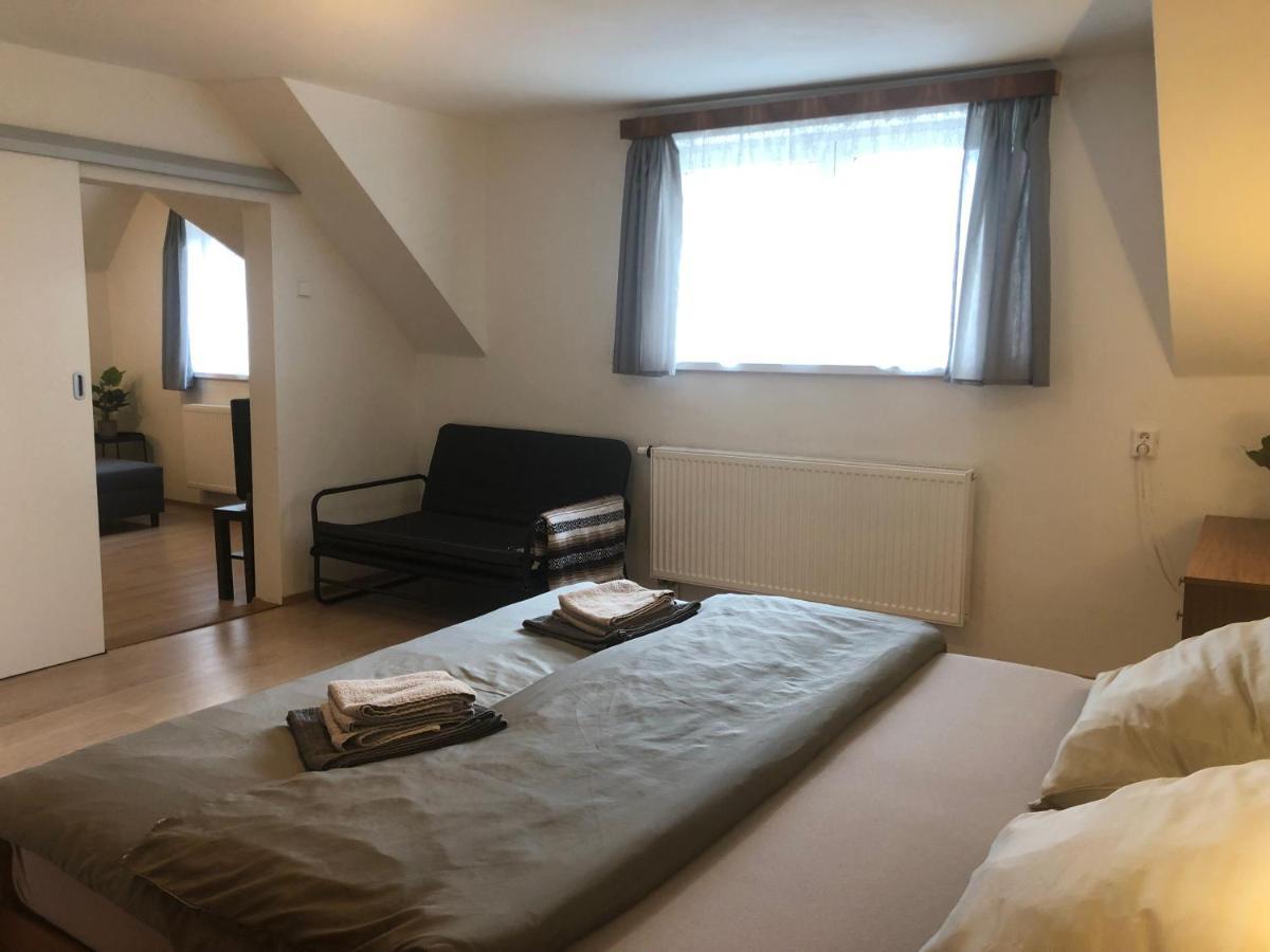 Apartmany Jevany Exterior foto