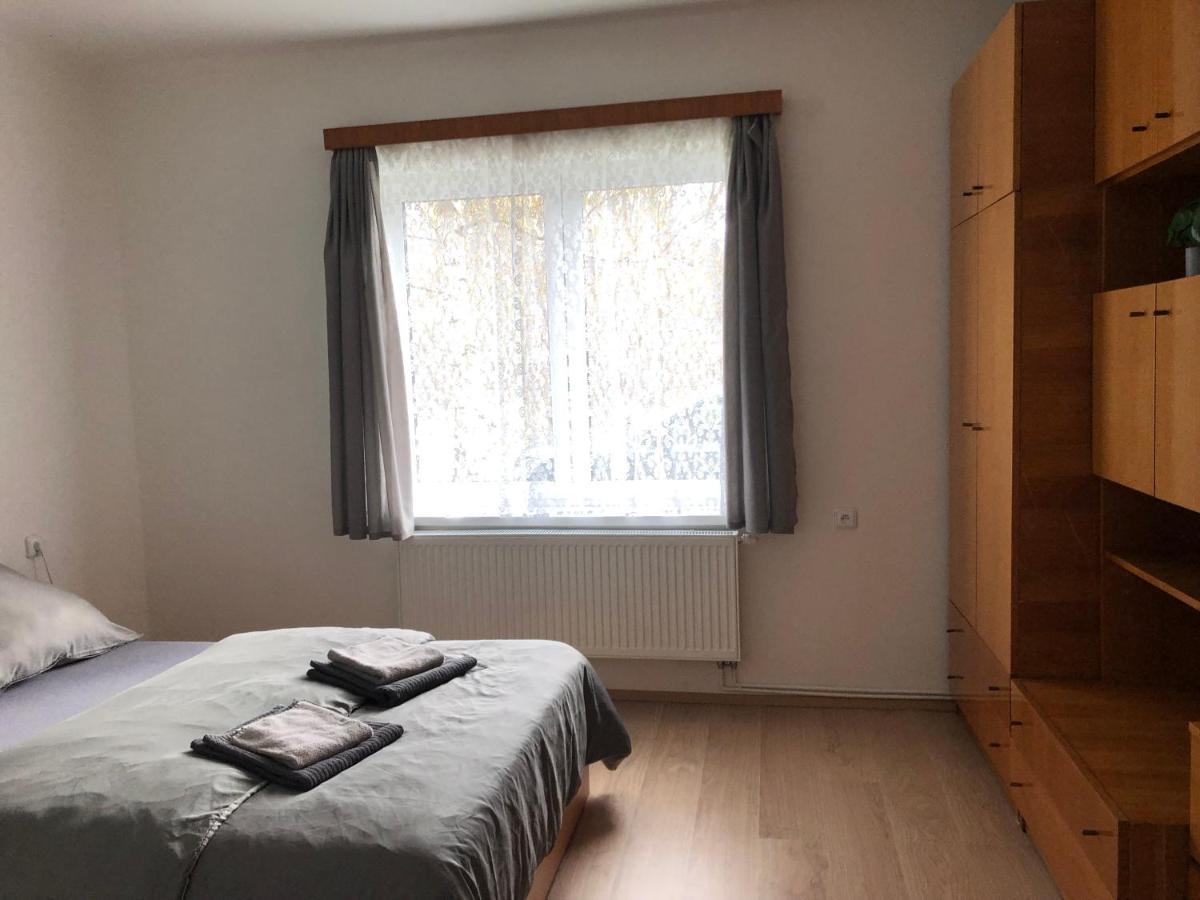Apartmany Jevany Exterior foto