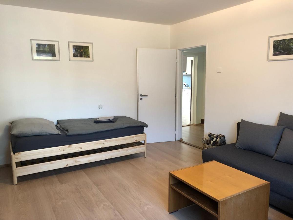 Apartmany Jevany Exterior foto