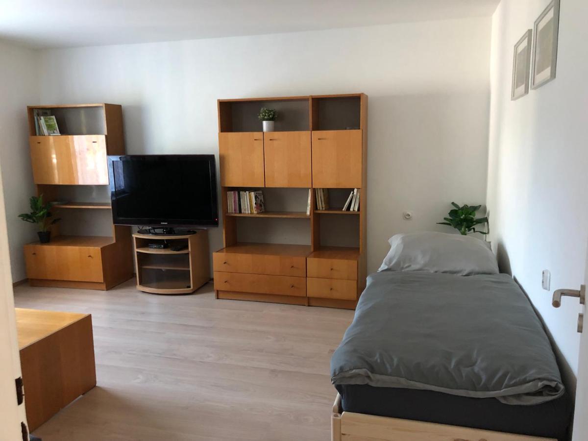 Apartmany Jevany Exterior foto