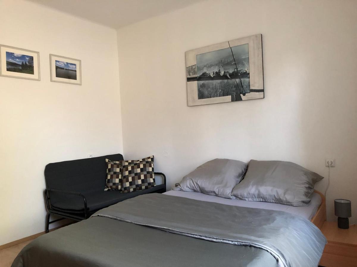 Apartmany Jevany Exterior foto